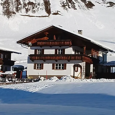 Haus Mesner Couette-café